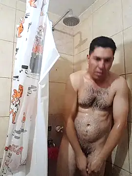 Ezeaxl online show from April 10, 9:30 pm