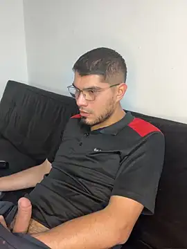 Snapshot of mirallesandbig chatting on November 22, 11:15 pm mirallesandbig online show from November 22, 11:15 pm