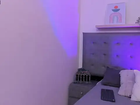 Snapshot of harper_brown1 chatting on October 31, 4:46 am harper brown1 online show from October 31, 4:46 am