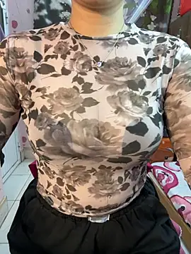 Snapshot of Xuka2594 chatting on November 5, 2:11 am Xuka2594 online show from November 5, 2:11 am