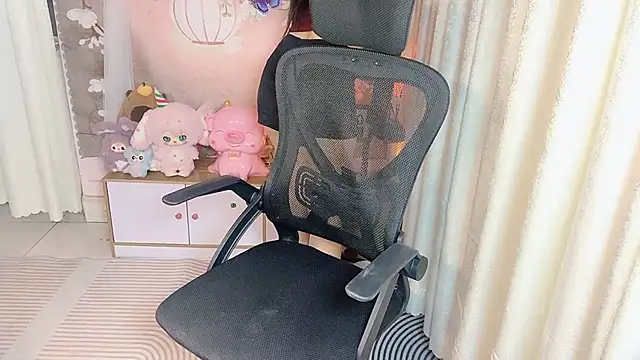 Snapshot of Xuka2594 chatting on December 4, 1:09 pm Xuka2594 online show from December 4, 1:09 pm