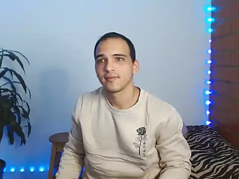 Maax3023 online show from October 24, 1:07 pm