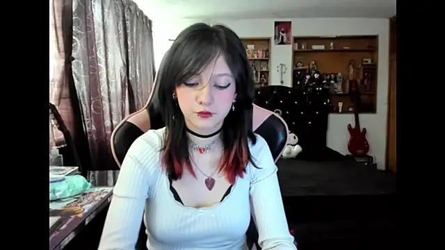 Snapshot of Maki_Zein_ chatting on November 19, 5:24 pm Maki Zein online show from November 19, 5:24 pm