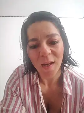 Snapshot of disneey2888 chatting on October 19, 7:14 pm disneey2888 online show from October 19, 7:14 pm