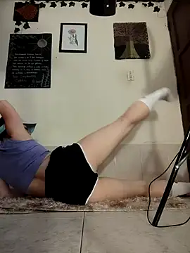 Snapshot of disneey2888 chatting on October 22, 1:33 pm disneey2888 online show from October 22, 1:33 pm