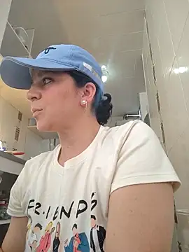 Snapshot of disneey2888 chatting on October 25, 8:14 pm disneey2888 online show from October 25, 8:14 pm