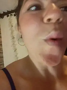 Snapshot of disneey2888 chatting on October 30, 1:23 pm disneey2888 online show from October 30, 1:23 pm