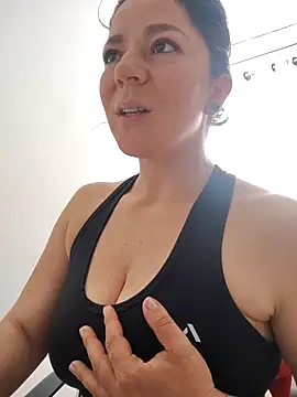 Snapshot of disneey2888 chatting on November 13, 7:02 pm disneey2888 online show from November 13, 7:02 pm