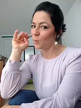 Snapshot of disneey2888 chatting on November 18, 5:17 pm disneey2888 online show from November 18, 5:17 pm