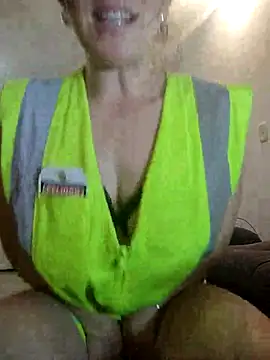 Snapshot of disneey2888 chatting on November 23, 7:41 am disneey2888 online show from November 23, 7:41 am