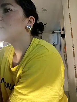 Snapshot of disneey2888 chatting on November 24, 12:16 pm disneey2888 online show from November 24, 12:16 pm