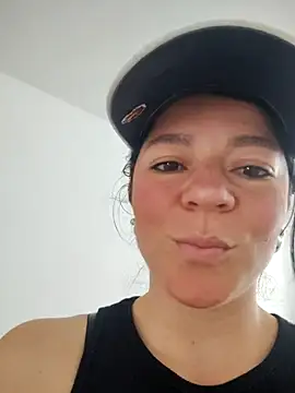 Snapshot of disneey2888 chatting on December 3, 7:12 pm disneey2888 online show from December 3, 7:12 pm