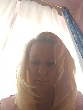 Snapshot of SlyLady chatting on May 21, 6:31 am SlyLady online show from May 21, 6:31 am