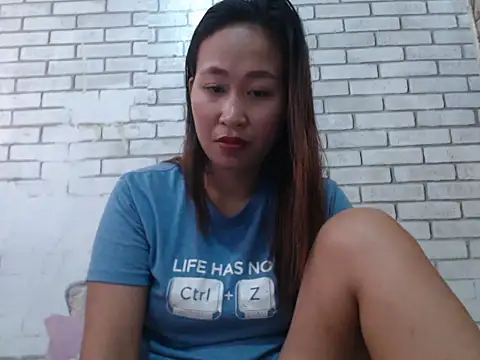 Snapshot of pretty_lusii chatting on February 1, 8:24 am pretty lusii online show from February 1, 8:24 am
