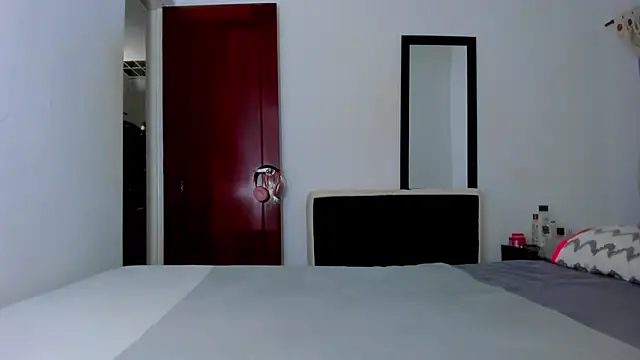 Snapshot of princesa_luissa chatting on November 13, 12:42 am princesa luissa online show from November 13, 12:42 am