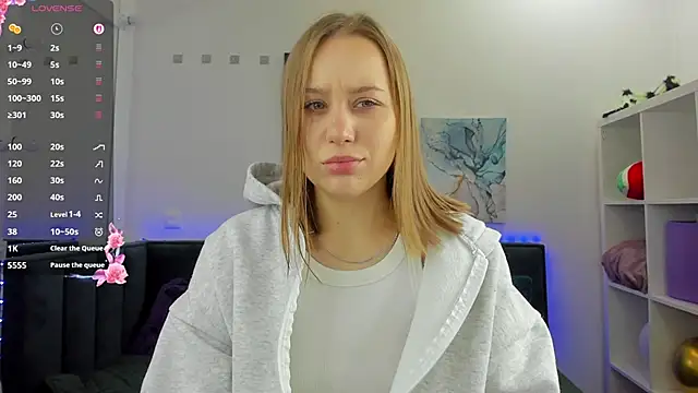 Snapshot of Melissa_new22 chatting on November 10, 12:53 am Melissa new22 online show from November 10, 12:53 am