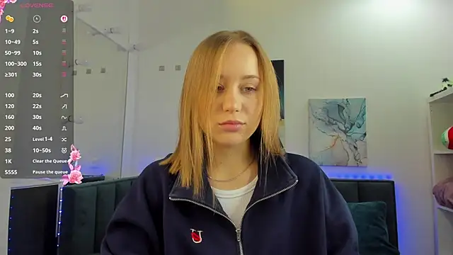 Snapshot of Melissa_new22 chatting on November 10, 11:48 pm Melissa new22 online show from November 10, 11:48 pm