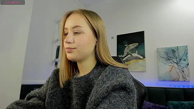 Snapshot of Melissa_new22 chatting on December 15, 1:10 am Melissa new22 online show from December 15, 1:10 am