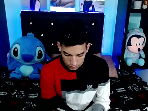 x Aaron x online show from October 12, 4:00 am