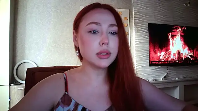 Snapshot of LolaMint_ chatting on November 17, 10:32 am LolaMint online show from November 17, 10:32 am