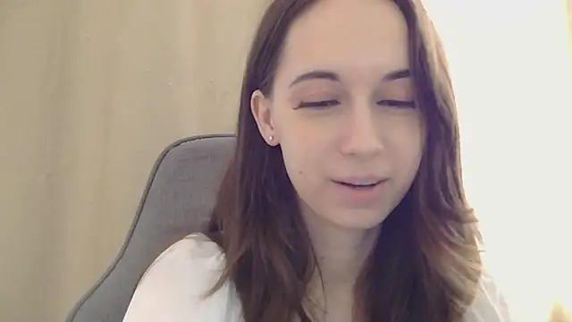 Snapshot of VeraLush chatting on March 6, 1:07 pm VeraLush online show from March 6, 1:07 pm