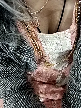 HOT-CPL-11 online show from December 4, 6:16 pm