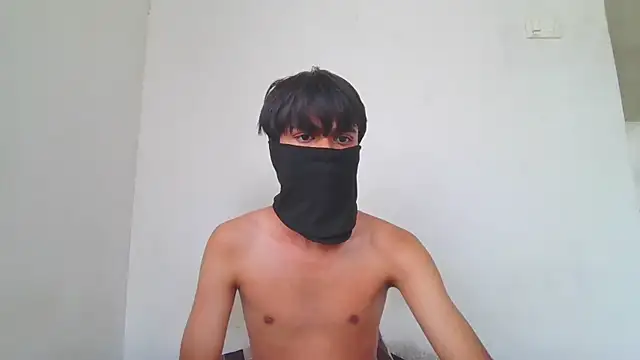 Snapshot of lil-twink19 chatting on May 19, 9:37 am lil-twink19 online show from May 19, 9:37 am