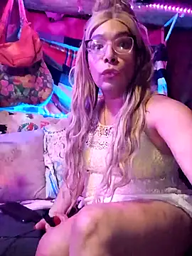 Queen2clouds online show from November 16, 2:17 am