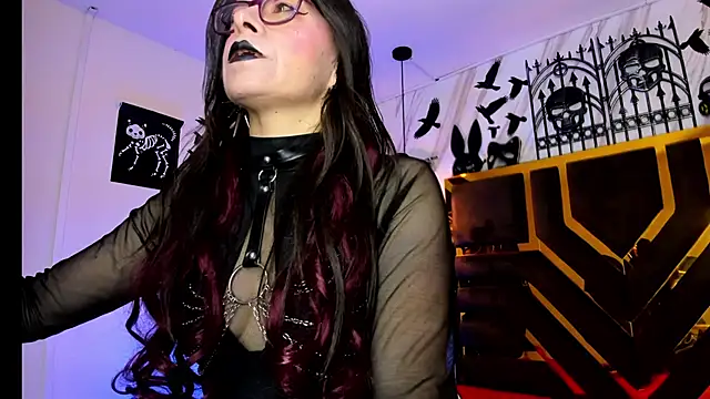 Evangelinejoness  online show from November 3, 11:44 am