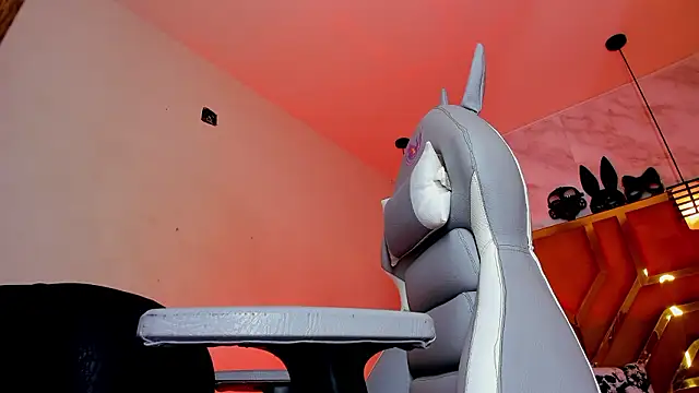 Evangelinejoness  online show from March 6, 11:50 am