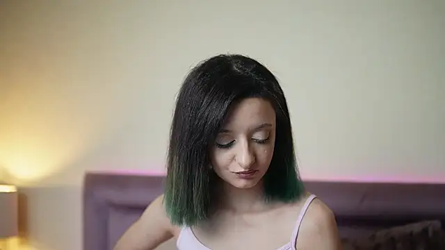 JoelleApril online show from June 18, 8:13 pm