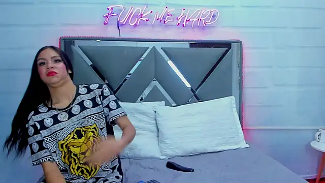 Snapshot of Innocent_Room1 chatting on October 19, 6:41 pm Innocent Room1 online show from October 19, 6:41 pm