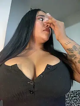 Snapshot of mis-violetha chatting on May 7, 1:22 am mis-violetha online show from May 7, 1:22 am