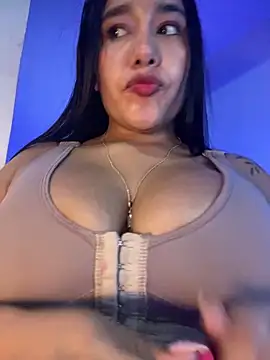 Snapshot of mis-violetha chatting on May 16, 12:18 am mis-violetha online show from May 16, 12:18 am