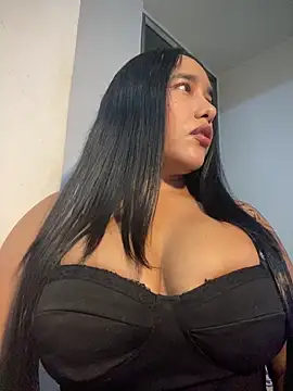 Snapshot of mis-violetha chatting on June 9, 3:07 am mis-violetha online show from June 9, 3:07 am