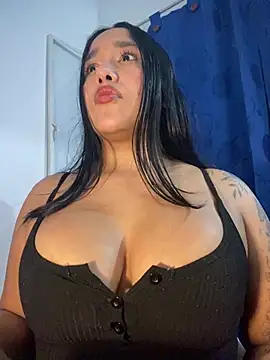 Snapshot of mis-violetha chatting on July 5, 4:19 am mis-violetha online show from July 5, 4:19 am