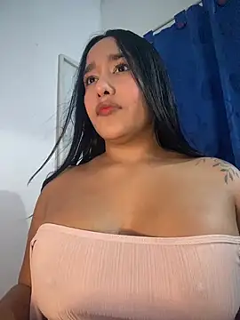 Snapshot of mis-violetha chatting on July 5, 10:39 pm mis-violetha online show from July 5, 10:39 pm