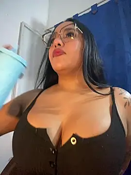 Snapshot of mis-violetha chatting on July 12, 3:08 am mis-violetha online show from July 12, 3:08 am