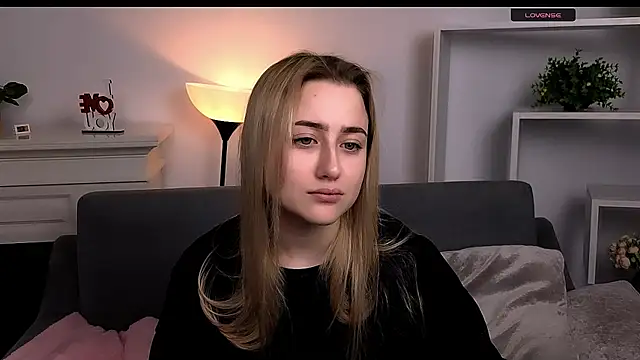 Lulu   Moon online show from March 12, 9:43 pm