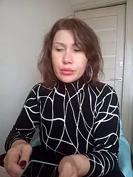 Snapshot of Ambika_beauty chatting on October 21, 9:54 am Ambika beauty online show from October 21, 9:54 am