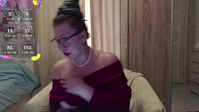 Snapshot of Ambika_beauty chatting on October 29, 1:24 pm Ambika beauty online show from October 29, 1:24 pm