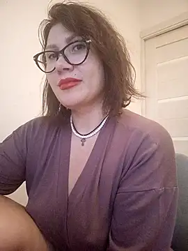 Snapshot of Ambika_beauty chatting on November 10, 1:21 pm Ambika beauty online show from November 10, 1:21 pm