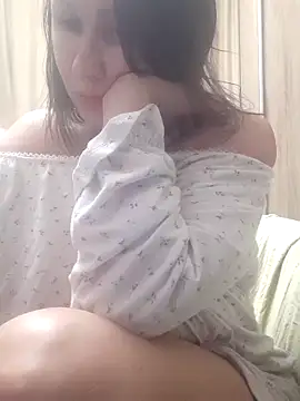 Snapshot of Ambika_beauty chatting on November 29, 12:13 am Ambika beauty online show from November 29, 12:13 am