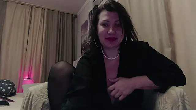 Snapshot of Ambika_beauty chatting on December 3, 1:53 pm Ambika beauty online show from December 3, 1:53 pm