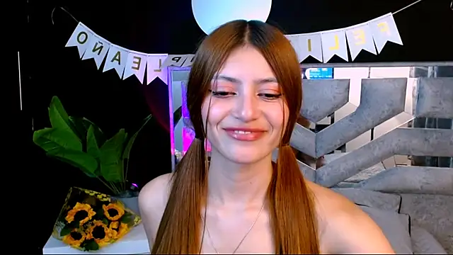 Snapshot of viky_evanss chatting on October 16, 7:48 pm viky evanss online show from October 16, 7:48 pm