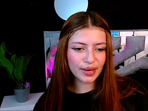 Snapshot of viky_evanss chatting on October 23, 7:12 pm viky evanss online show from October 23, 7:12 pm