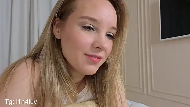 AIicaparkerc online show from November 5, 9:26 pm