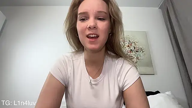 AIicaparkerc online show from March 13, 2:29 am