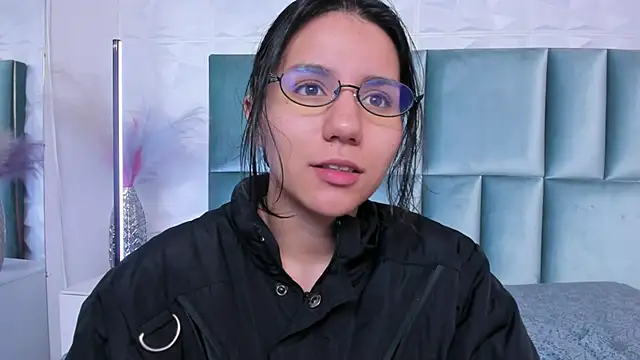 HollyPeach online show from June 29, 6:41 am