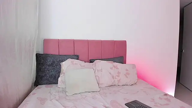 RashidaScott online show from November 25, 7:30 am